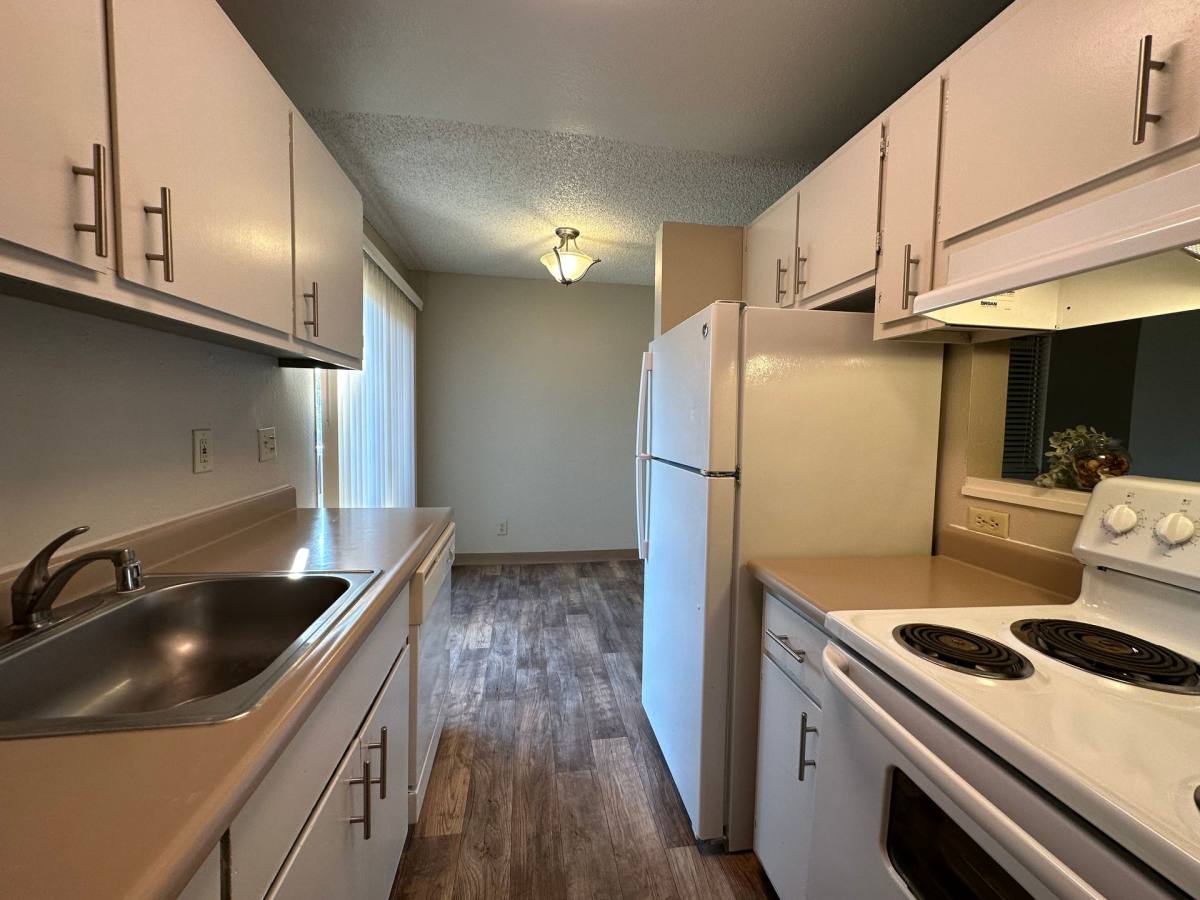 Apartment for rent at 2548 Walnut Ave, Carmichael, CA 95608