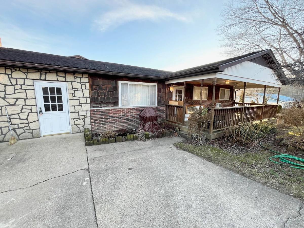 House for rent at 4606 Marlin Dr, Charleston, WV 25302
