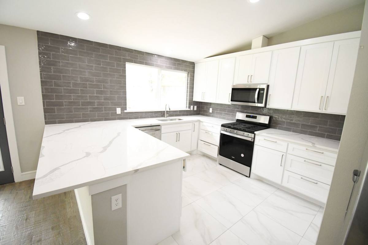 House for rent at 1114 W Northgate Dr, Irving, TX 75062