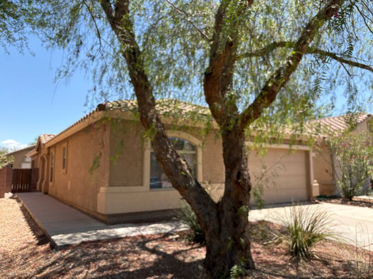 House for rent at 13200 E Coyote Well Dr, Vail, AZ 85641
