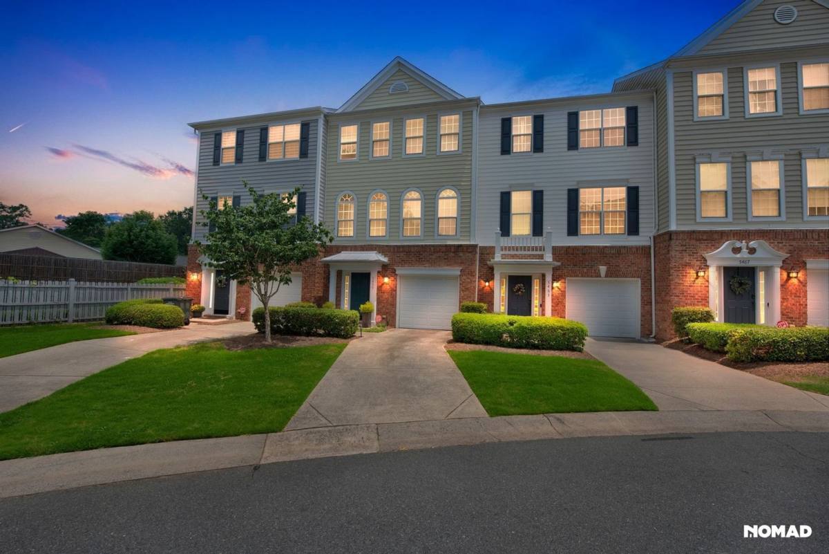 Townhouse for rent at 5459 Werburgh St, Charlotte, NC 28209