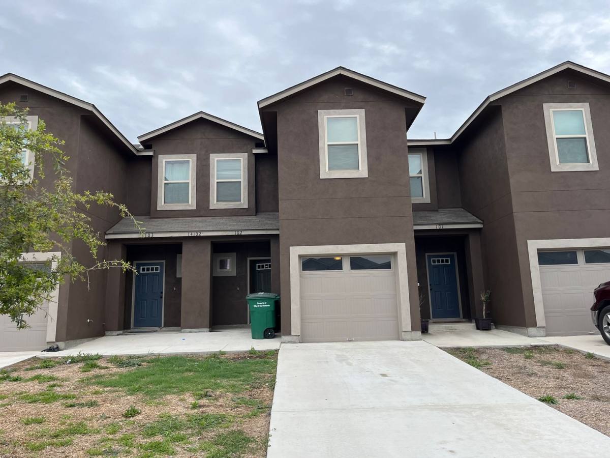 Townhouse for rent at 14102 Fratelli Rd, San Antonio, TX 78233