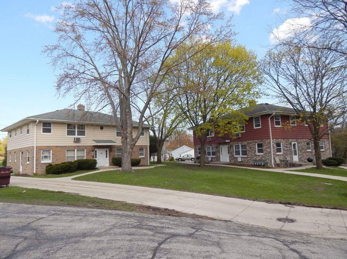 Apartment for rent at 1620-1624 S 90th St, Milwaukee, WI 53214