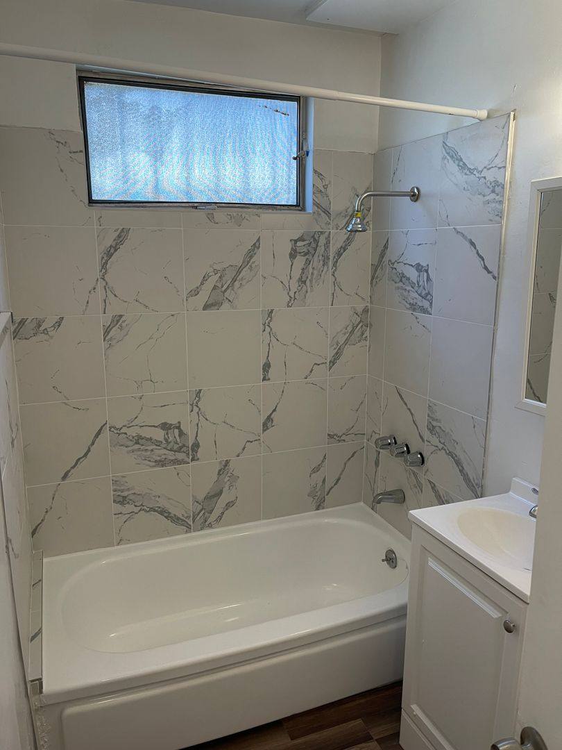 Apartment for rent at 6714 11th Ave, Los Angeles, CA 90043