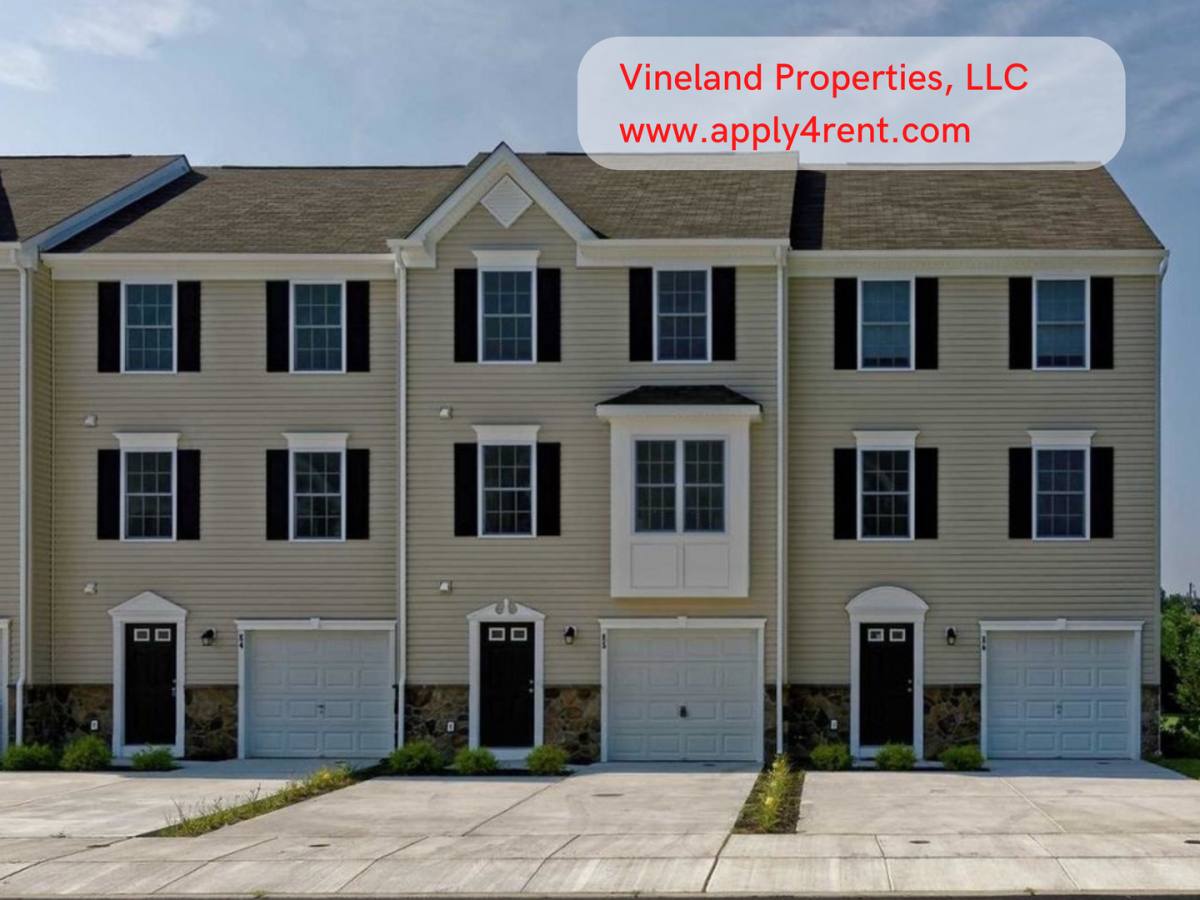 Townhouse for rent at 2102 E Oak Rd, Vineland, NJ 08361