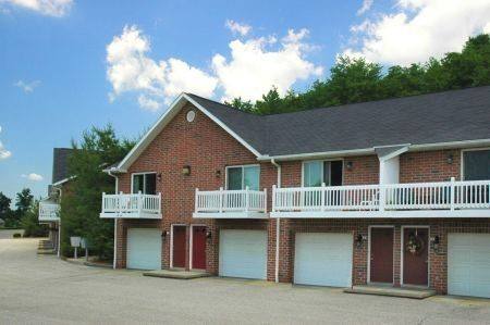 Townhouse for rent at 3839-3859 Long Dr, Barberton, OH 44203