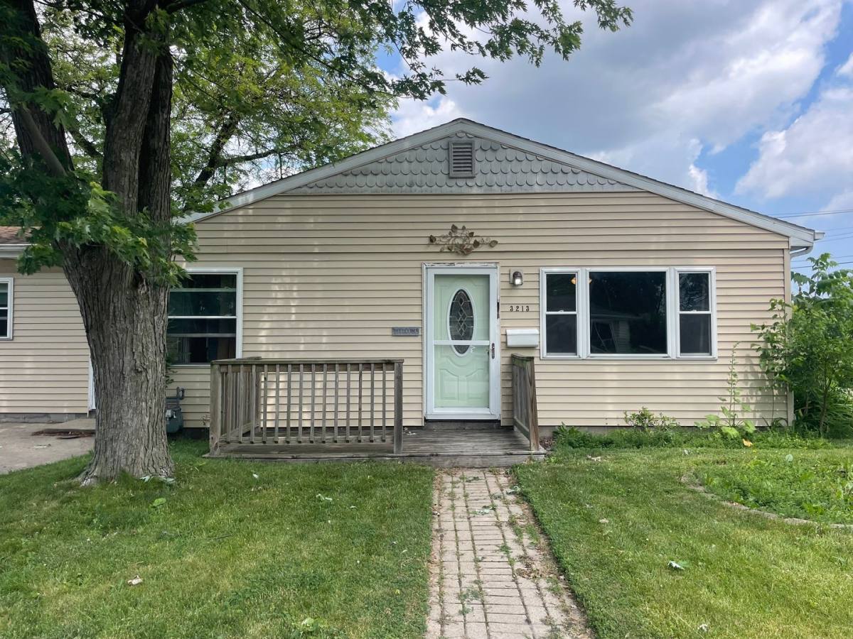 House for rent at 3213 N Dr, Highland, IN 46322