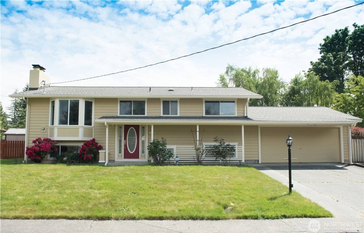 House for rent at 1050 Tacoma Ave NE, Renton, WA 98056