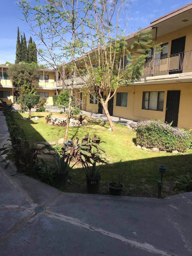 Apartment for rent at 7325 Sepulveda Blvd #203, Van Nuys, CA 91405