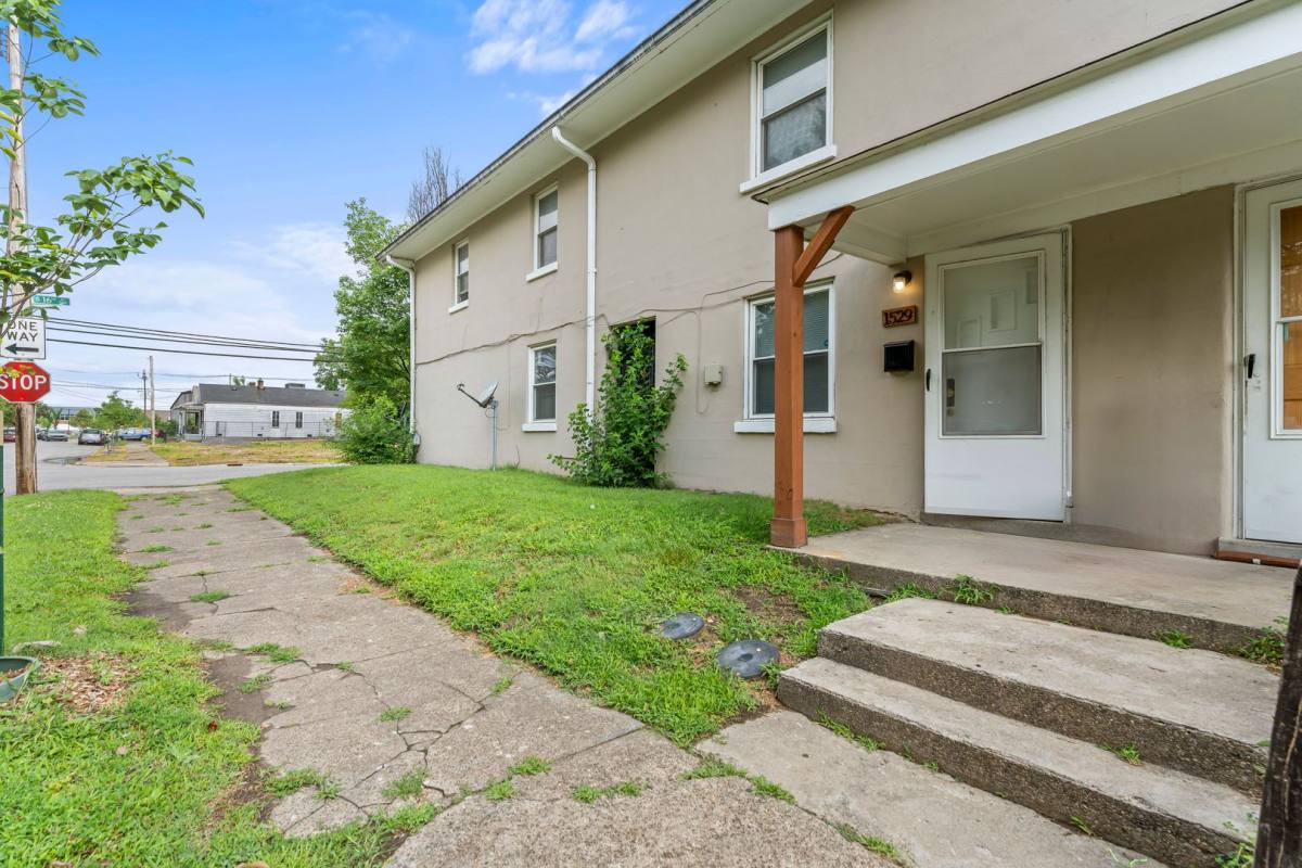Apartment for rent at 1529 Anderson St, Louisville, KY 40210
