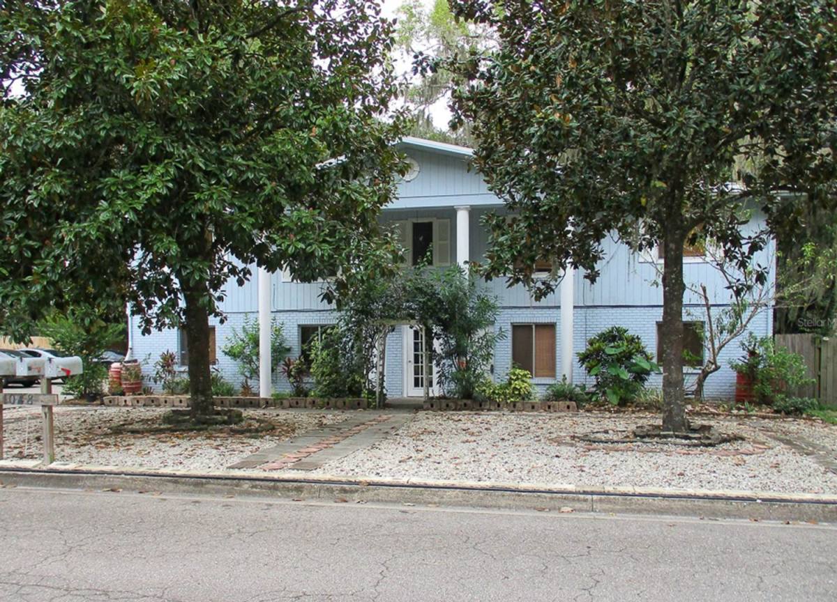 Apartment for rent at 1048 SW 6th Dr, Gainesville, FL 32601