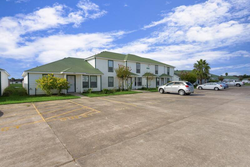 Apartment for rent at 2105 Tulum Calle, Dickinson, TX 77539