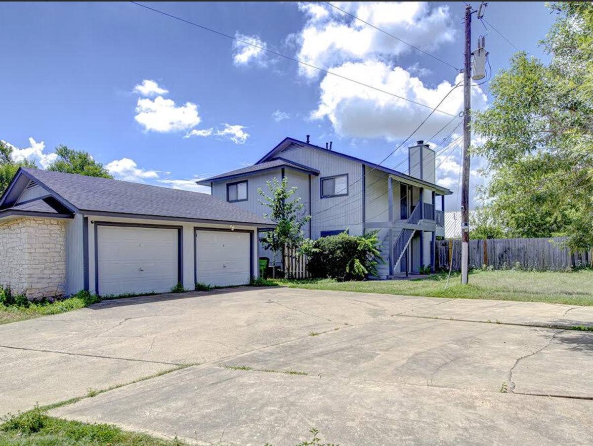 Apartment for rent at 1900 Rawhide Dr, Round Rock, TX 78681