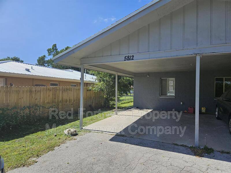 Apartment for rent at 5812 Algiers St, Fort Myers, FL 33919