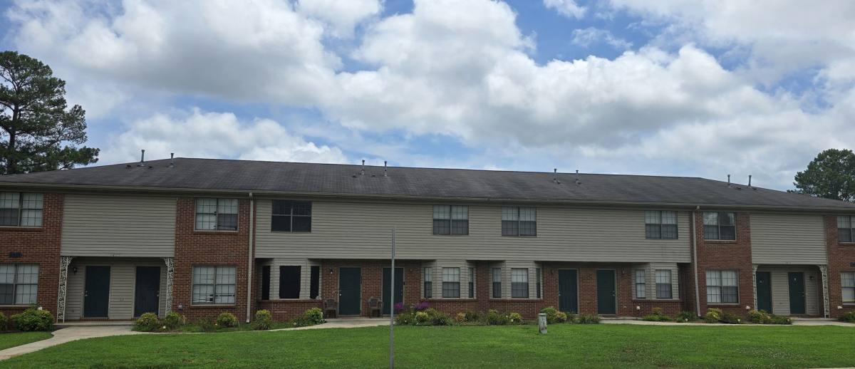 Townhouse for rent at 2411 Gaslight Place SW, Decatur, AL 35603