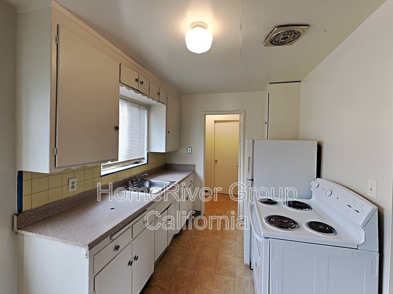 Apartment for rent at 3224 X St #4, Sacramento, CA 95817