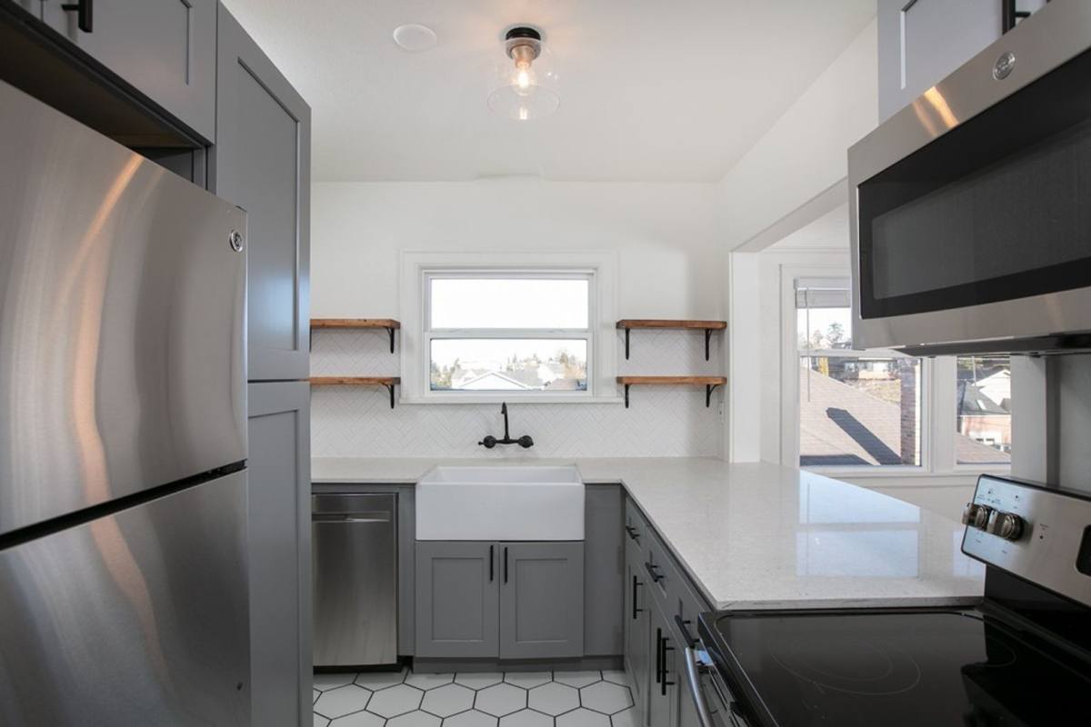 Apartment for rent at 1627 10th Ave W, Seattle, WA 98119