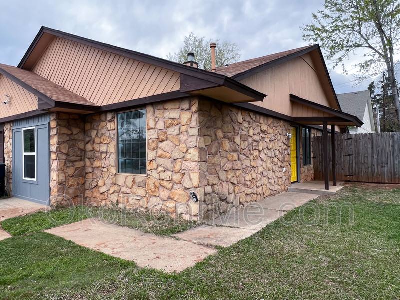 Apartment for rent at 6801 Chisholm Court, Oklahoma City, OK 73127