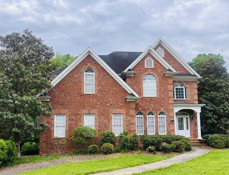 House for rent at 2140 Rossmore Rd, Clemmons, NC 27012