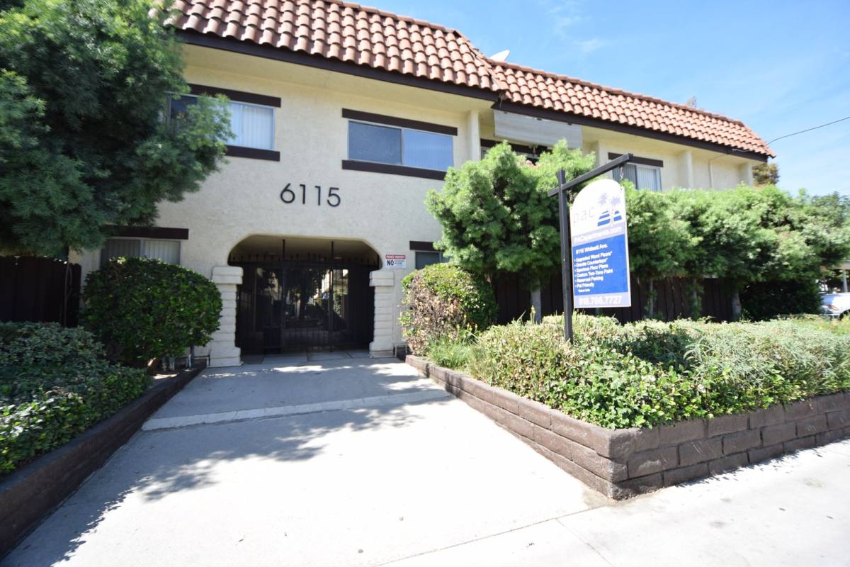Apartment for rent at 6115 Whitsett Ave, North Hollywood, CA 91606