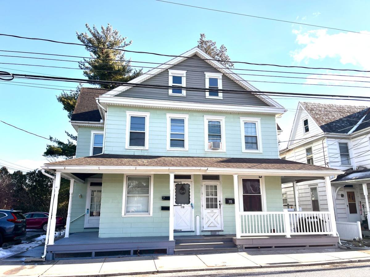 Apartment for rent at 113 W Ferdinand St, Manheim, PA 17545