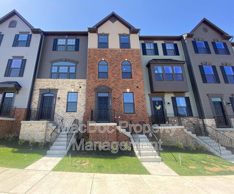 Townhouse for rent at 1018 Trestle Dr, Fredericksburg, VA 22401