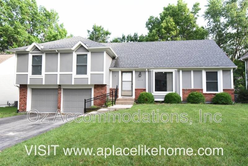 House for rent at 12119 W 99th Terrace, Lenexa, KS 66215