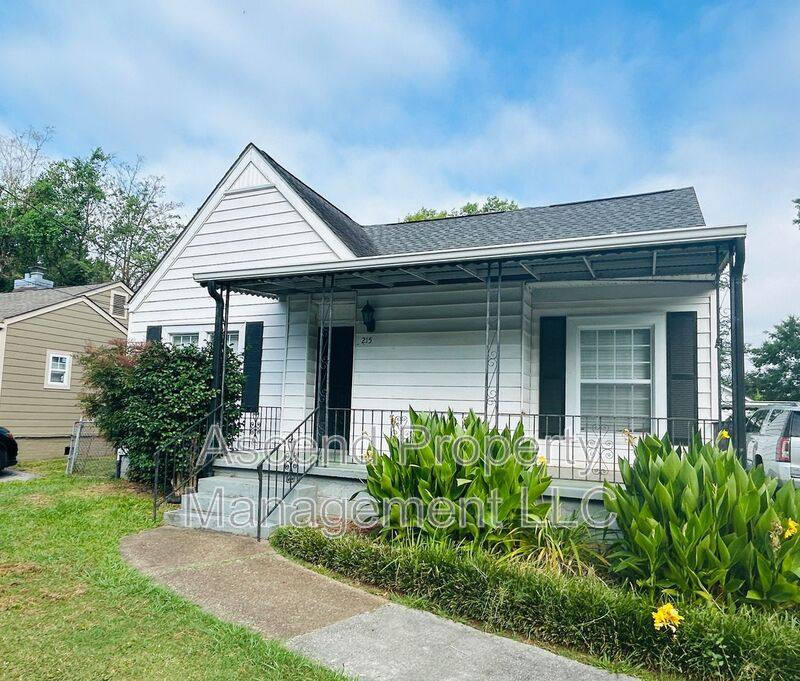 House for rent at 215 S Moore Rd, Chattanooga, TN 37411