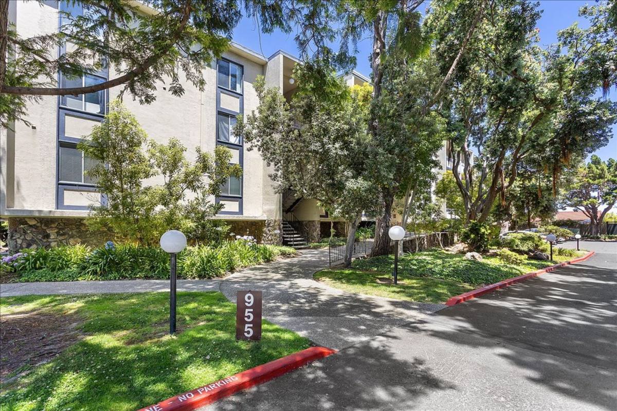 Condo for rent at 955 Shorepoint Court, Alameda, CA 94501