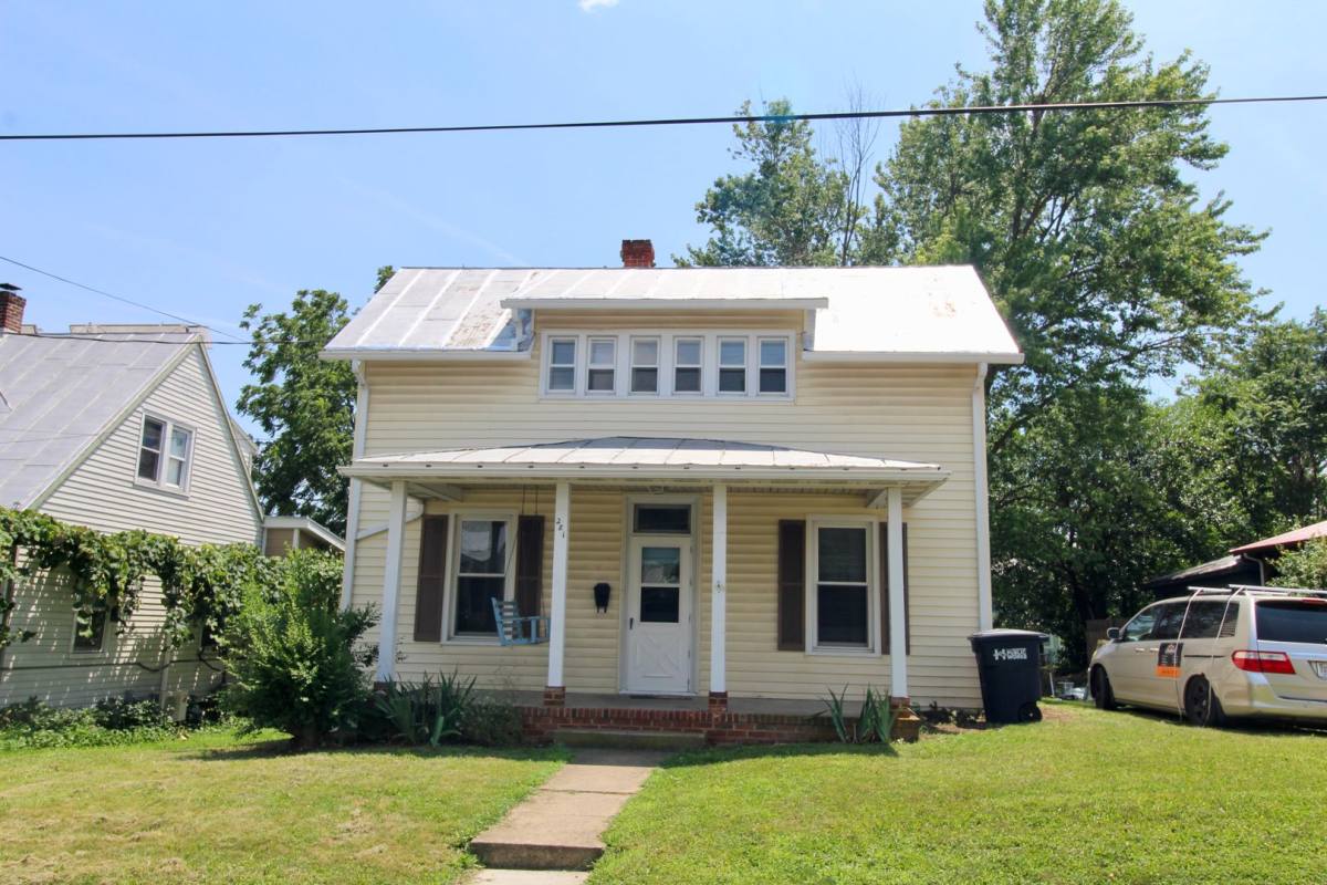 Apartment for rent at 281 Green St, Harrisonburg, VA 22801