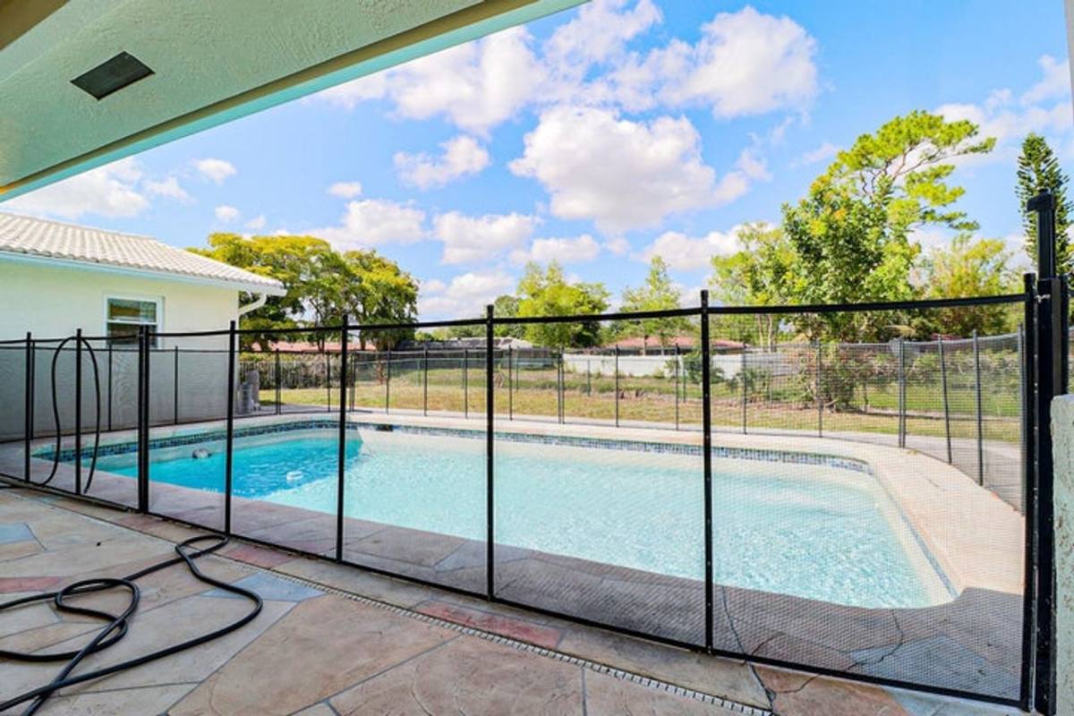 House for rent at 1329 NW 84th Dr, Coral Springs, FL 33071