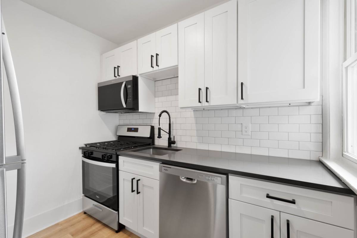 Townhouse for rent at 1113 McNeilly Ave, Pittsburgh, PA 15216