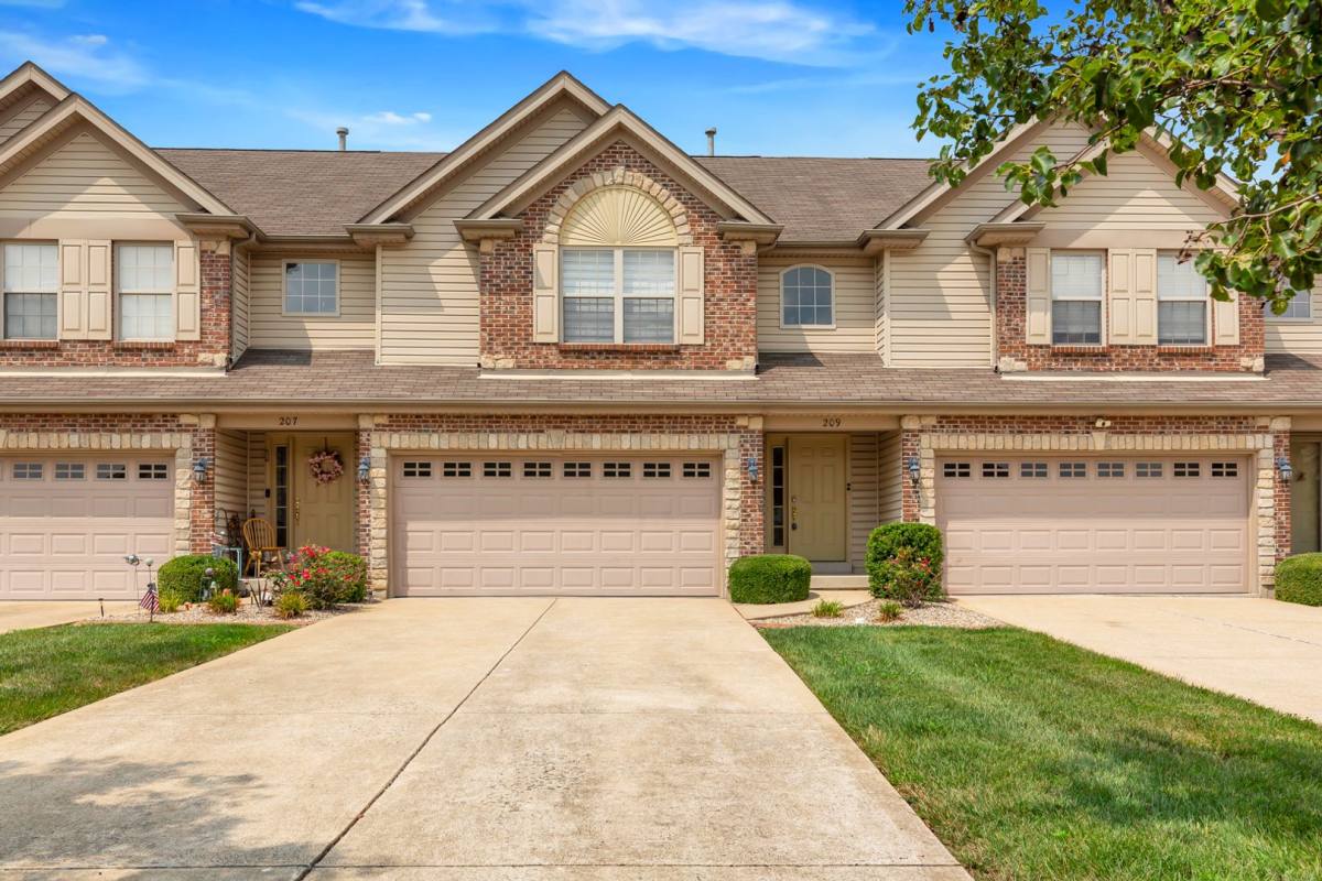 Townhouse for rent at 209 Prominence Lane, Lake Saint Louis, MO 63367