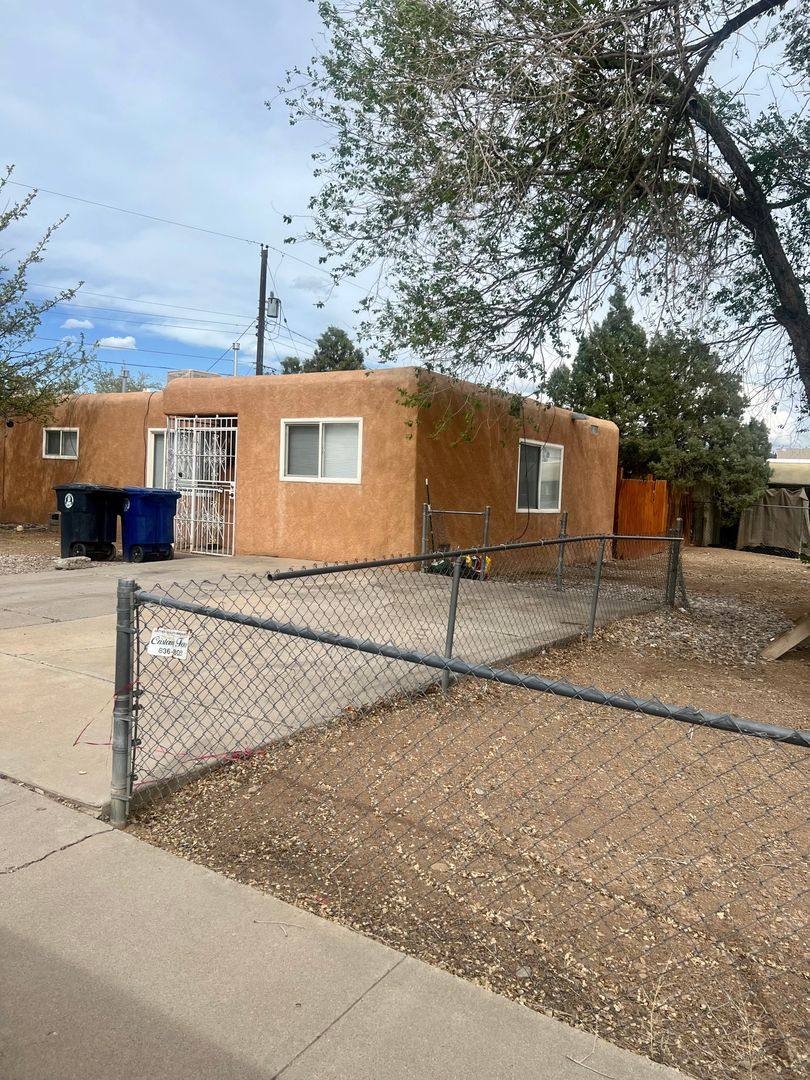 House for rent at 2821 Socorro St NW, Albuquerque, NM 87104