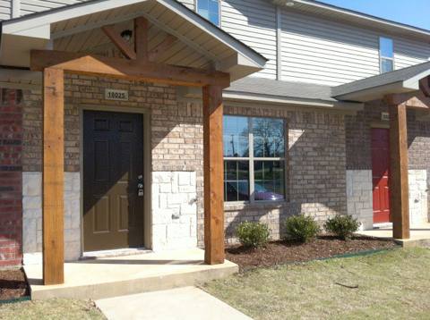 Townhouse for rent at 18025 Loring Lane, Lindale, TX 75771