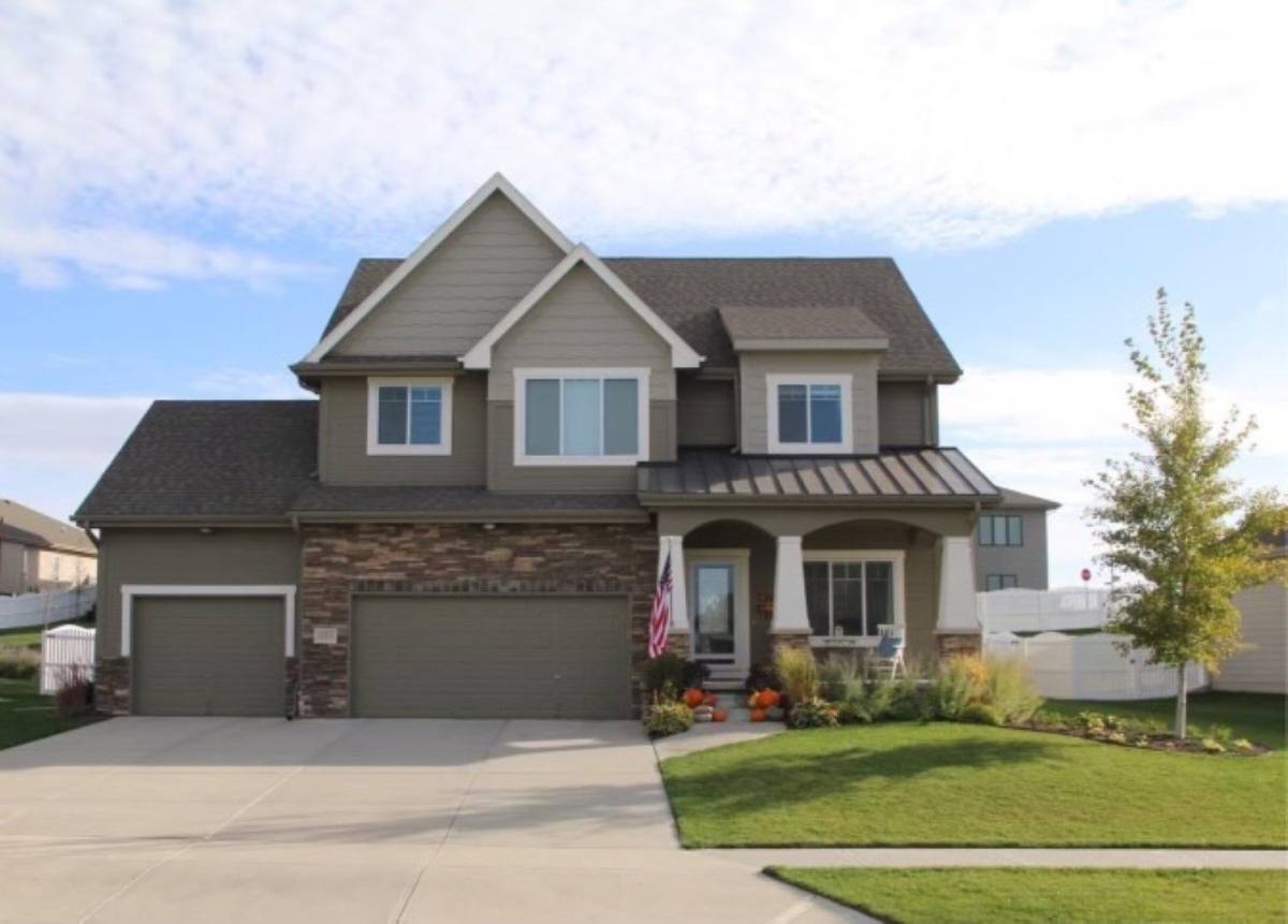 House for rent at 12451 Osprey Lane, Papillion, NE 68046