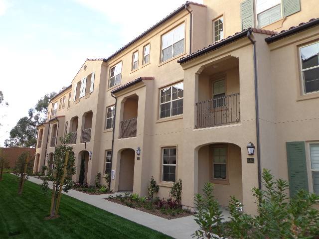 Townhouse for rent at 132 Capricorn, Irvine, CA 92618