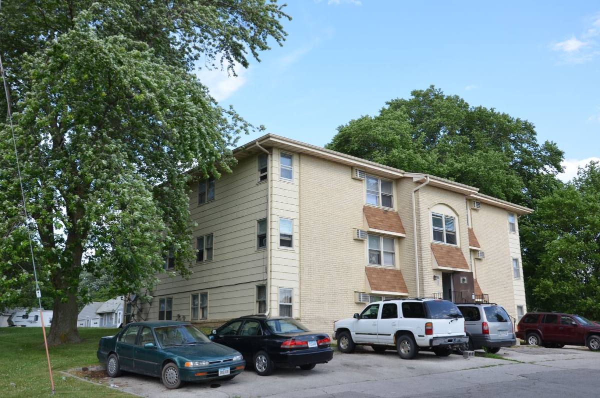 Apartment for rent at 6920 SW 9th St, Des Moines, IA 50315