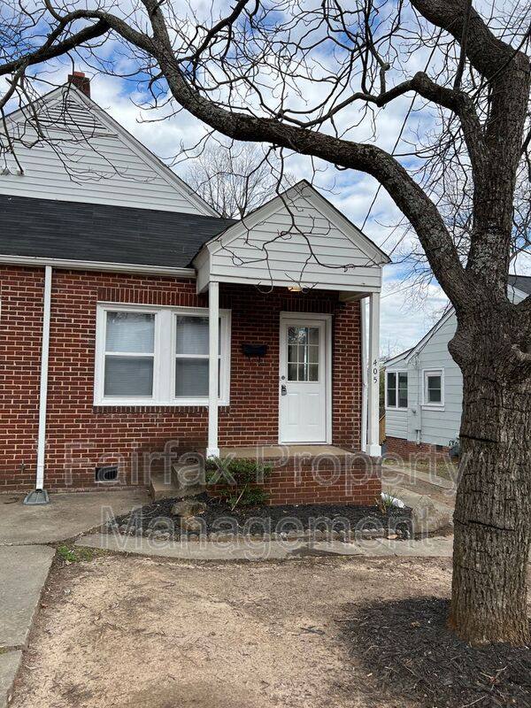 Apartment for rent at 405 W 5th St, Burlington, NC 27215