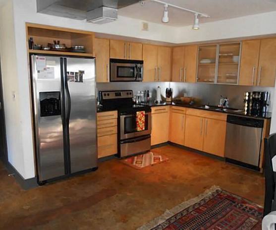 Apartment for rent at 329 E Colorado, Dallas, TX 75203