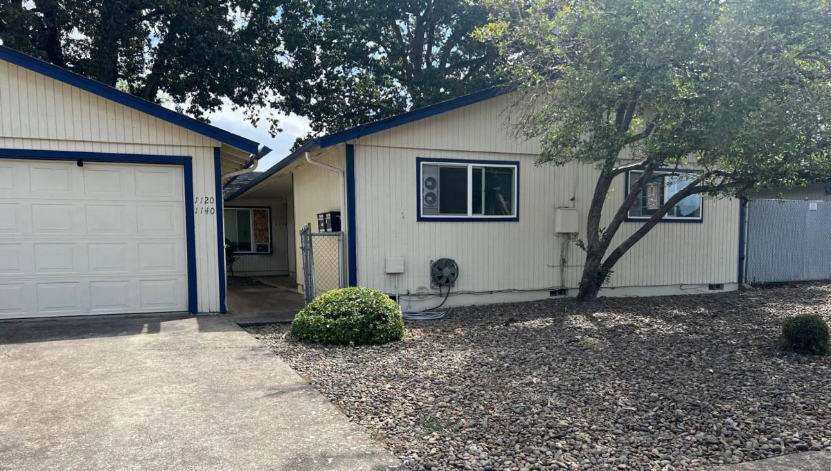 Apartment for rent at 1120-1140 18th St SE, Salem, OR 97302