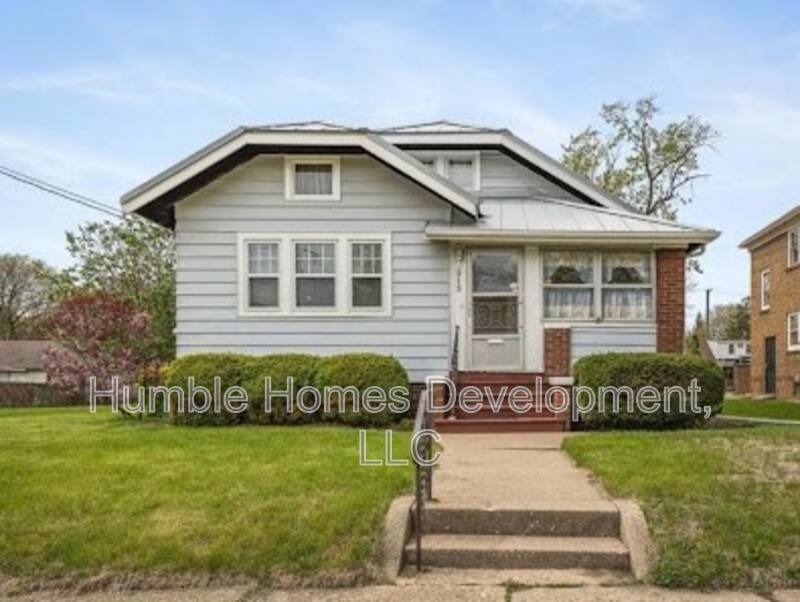 House for rent at 915 15th St, Rockford, IL 61104