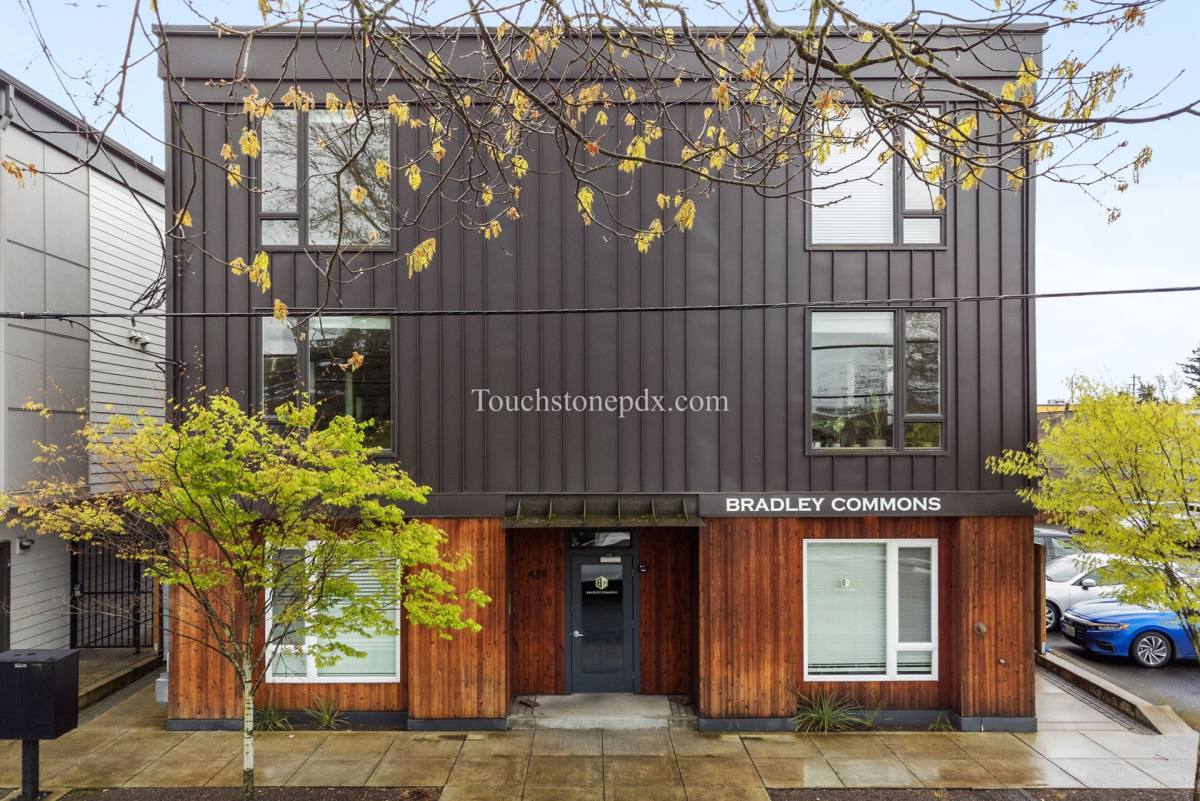 Apartment for rent at 424 NE Jessup St, Portland, OR 97211