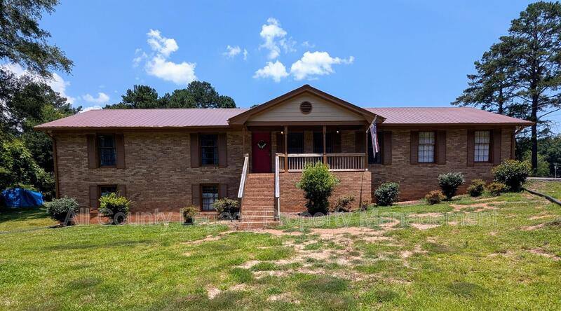 House for rent at 1848 Christian Circle SE, Conyers, GA 30013