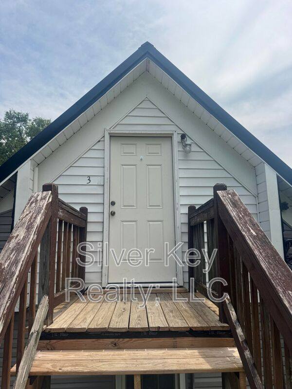 Apartment for rent at 706 Washington Ave, Etowah, TN 37331