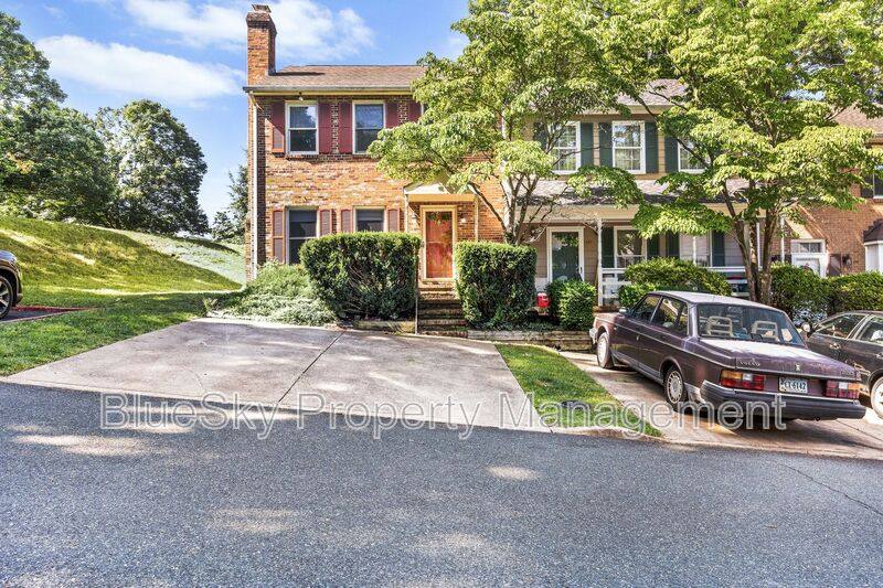 Townhouse for rent at 439 Wynridge Dr, Charlottesville, VA 22901