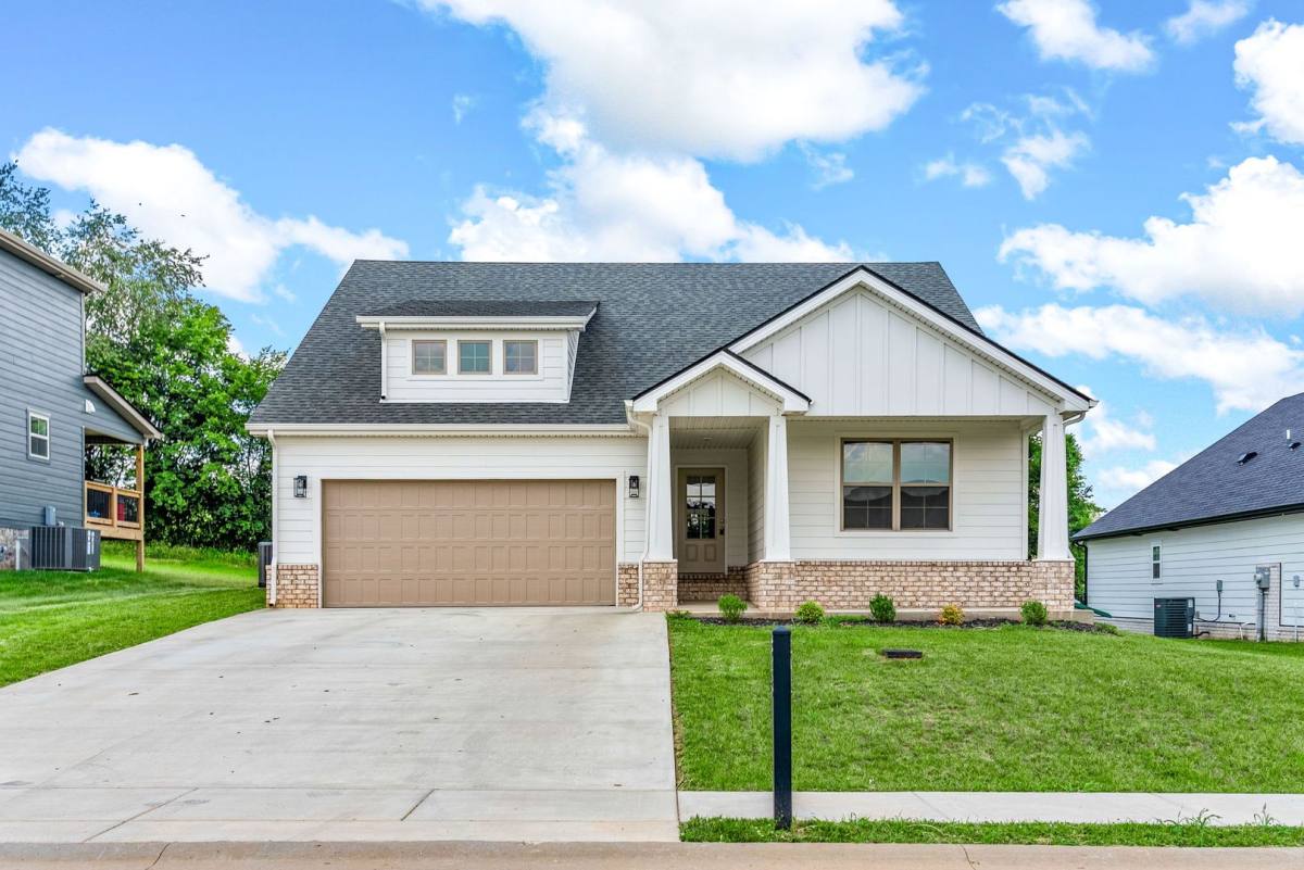 House for rent at 345 Frontier Dr, Clarksville, TN 37043
