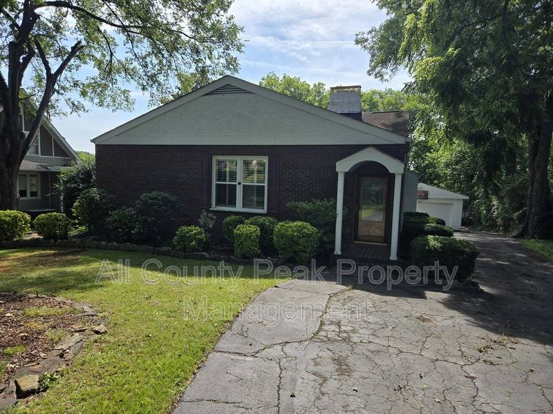 House for rent at 104 Belvoir Ave, Chattanooga, TN 37411