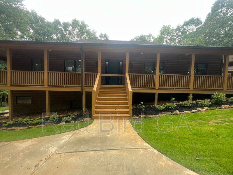 House for rent at 168 Timberlake Dr, Newborn, GA 30056