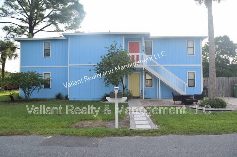 Apartment for rent at 725 7th Ave S, Jacksonville Beach, FL 32250